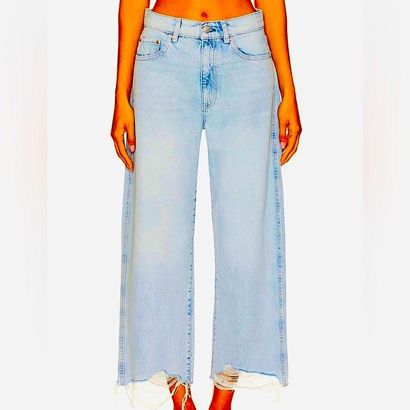 The Unbranded Brand Denim - 🌟 Trendy & Stylish High-Waisted Faded/Distressed Wide-Leg Jeans- Sz 28
